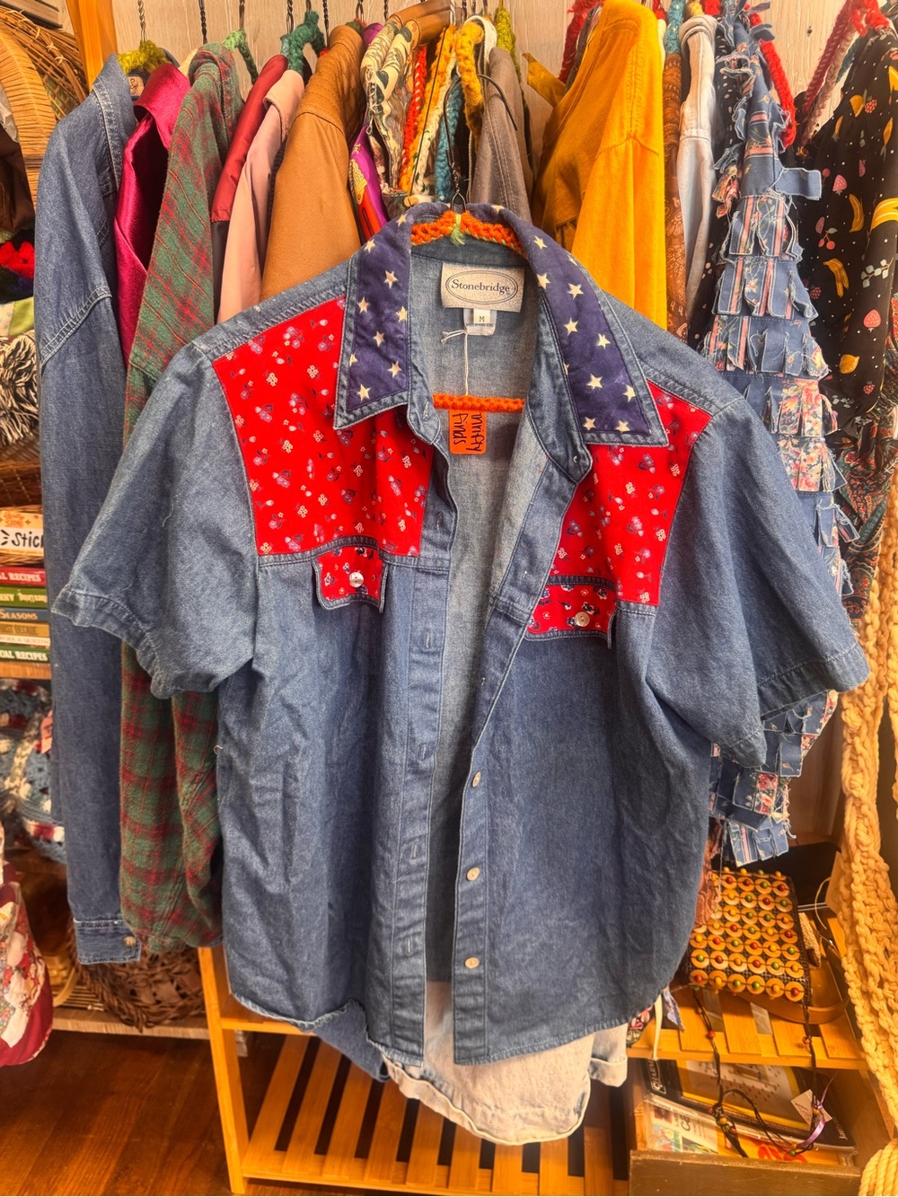 Vintage stone bridge women’s button top